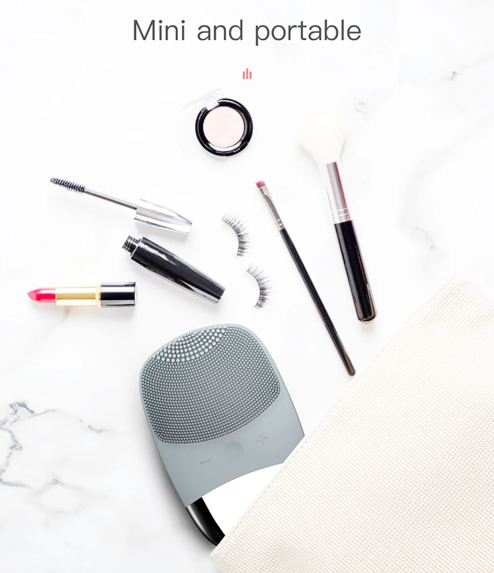 Mini elektryczna szczotka do czyszczenia twarzy